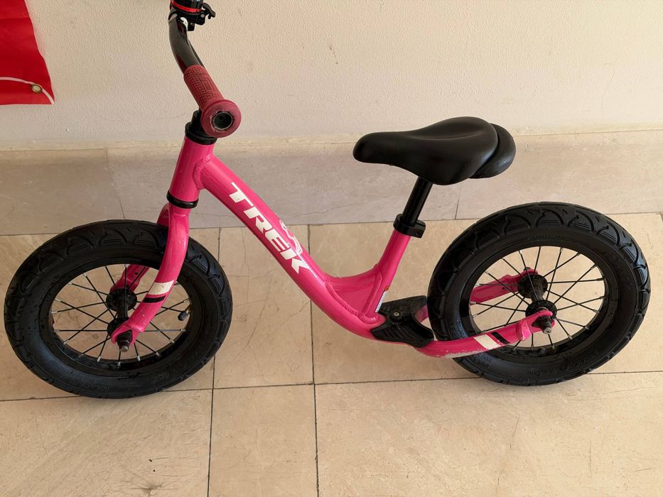 Беговел Trek (розовый)