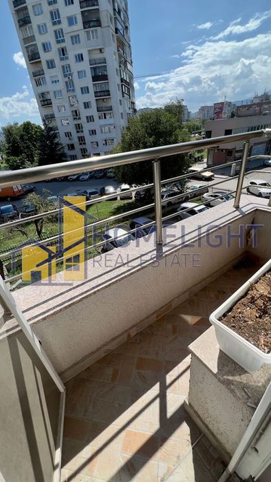 Двустаен апартамент в кв. Младост 1