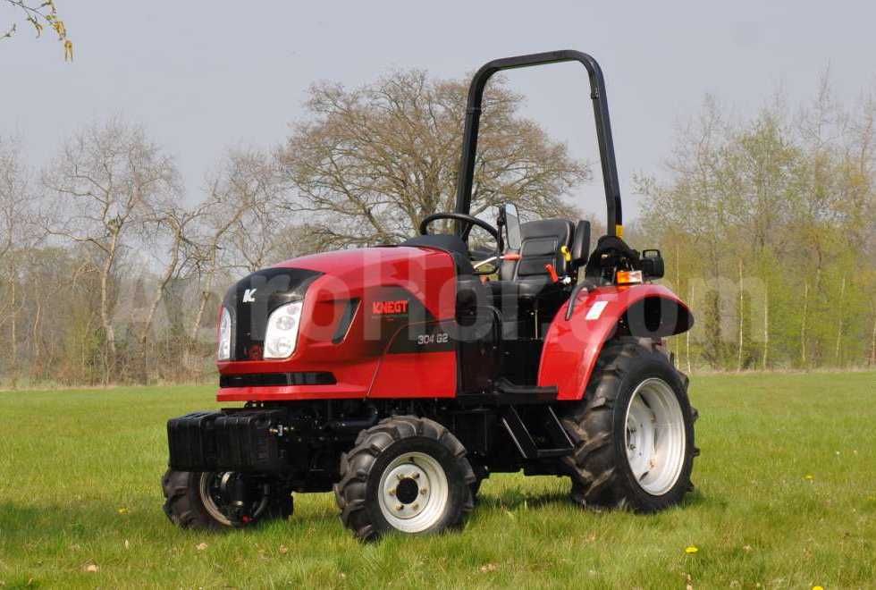 Tractor de 30 CP / Knegt304G2