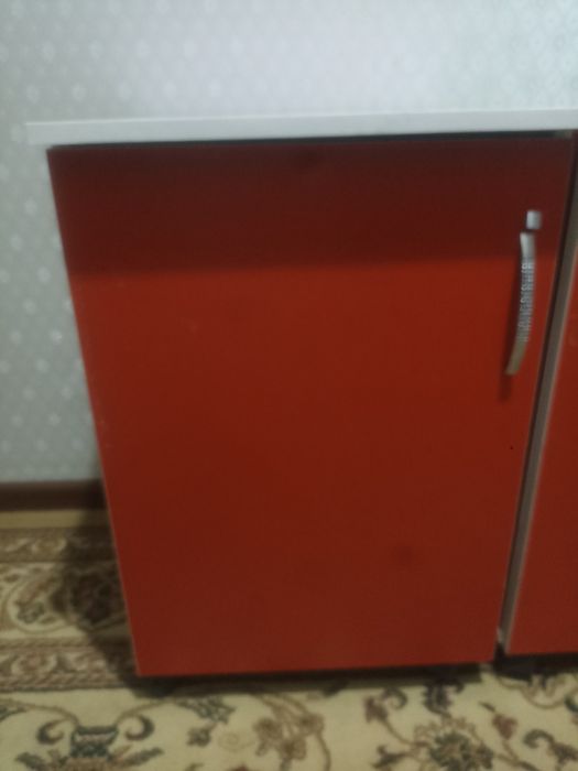 Тумбочки разные цвета