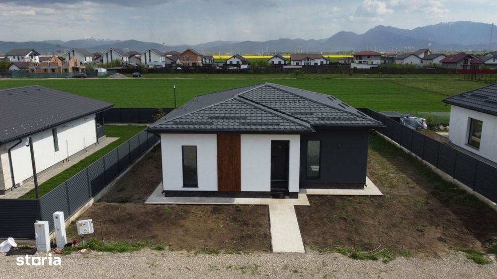 Casă/Vilă cu 4 camere de vânzare - Sampetru, zona Dealul Lempes