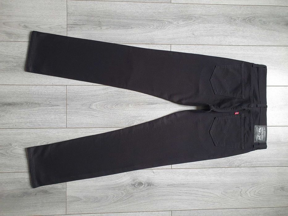 Blugi LEVI'S 511 Slim - Marime W31 L34 (Talie 83 cm)