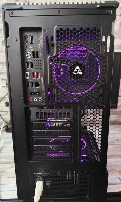 Calculator / PC Gaming AM5 – Ryzen 5 7500X3D + RTX 5060 Ti + 16GB DDR5 + Cadou