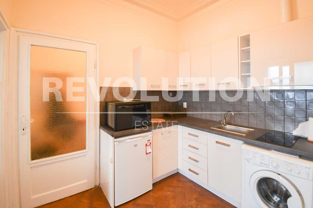 Дава се под наем Двустаен апартамент в София, Център - 55 кв.м за 425 € - Снимка #2