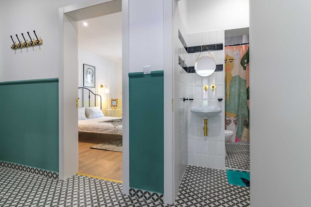 Дава се под наем Тристаен апартамент в Варна, Морска градина - 100 кв.м за 1100 € - Снимка #14