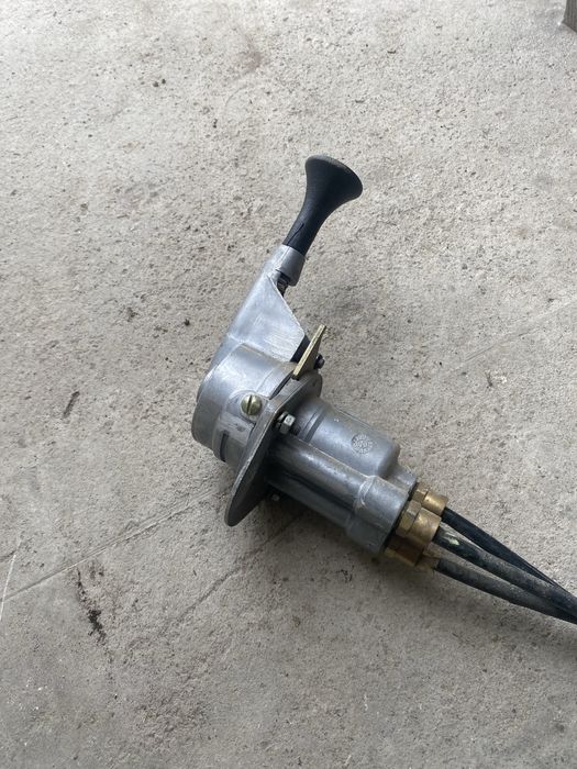 Продам кран ручника на камаз