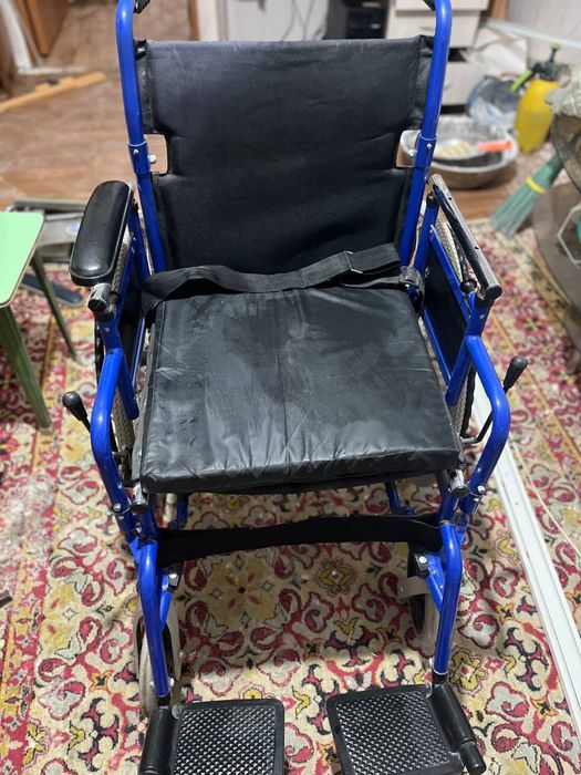 Продам инвалидную коляску