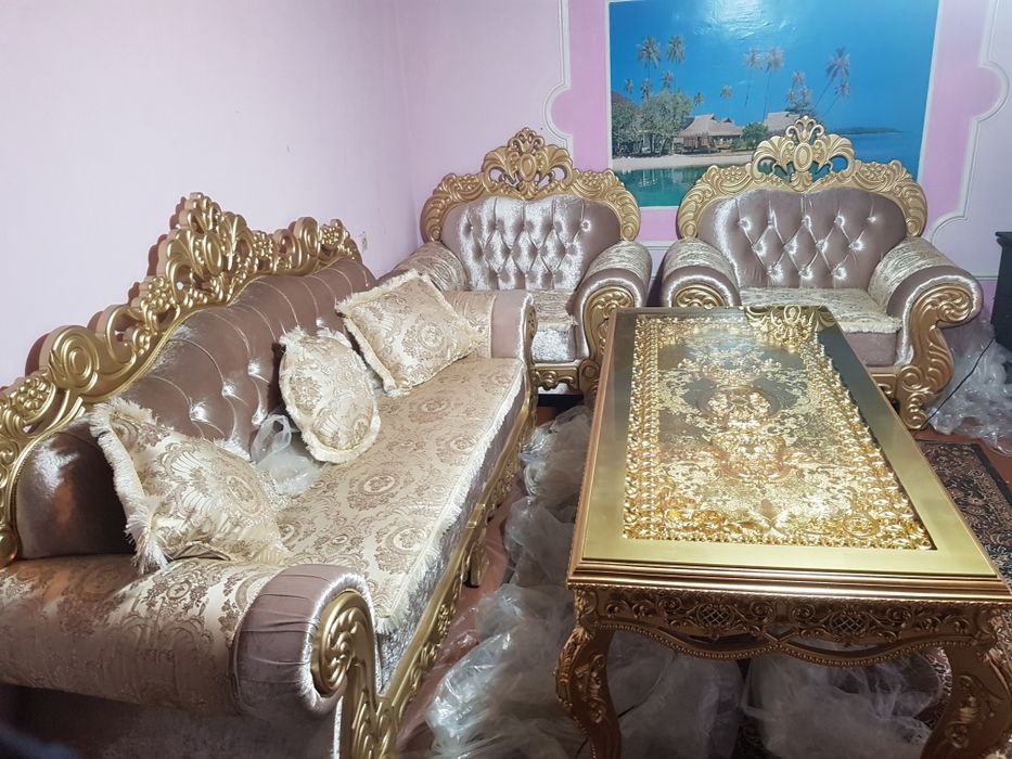 Мяхкий мебель...