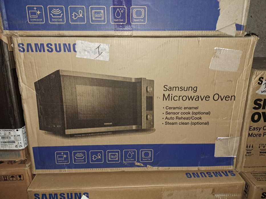 Нова 45 литра мощна/голяма микровълнова Samsung MC457TGRCSR  1550 вата