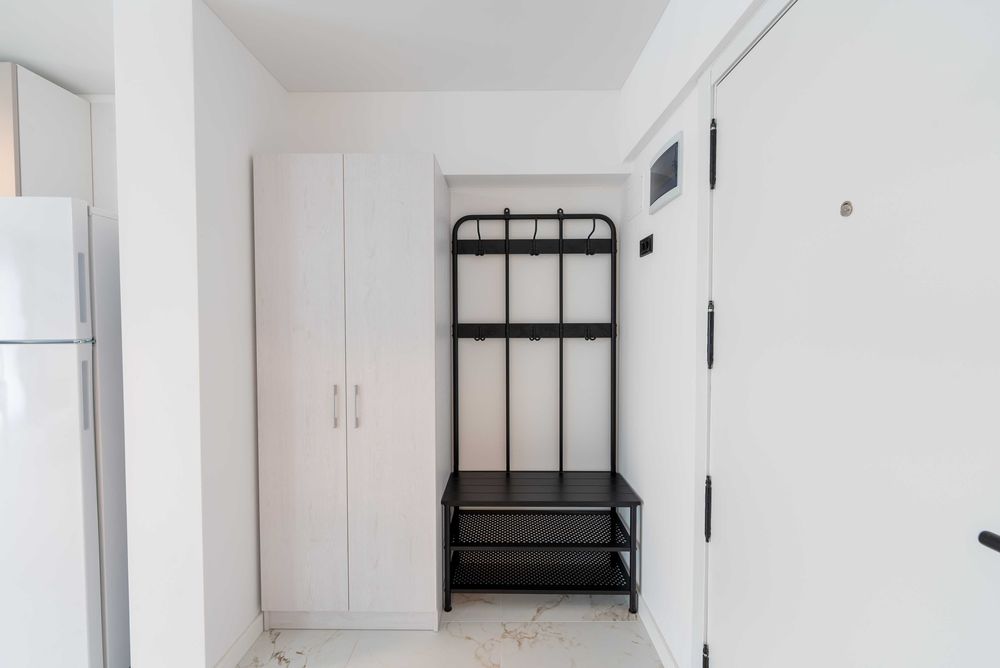 Proprietar inchiriez garsoniera decomandata la Piata Sudului, complet utilata si mobilata