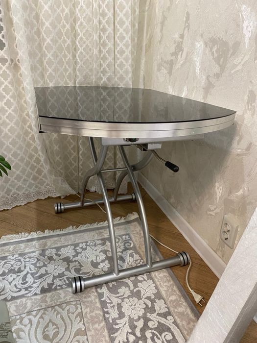 Срочно продам стол