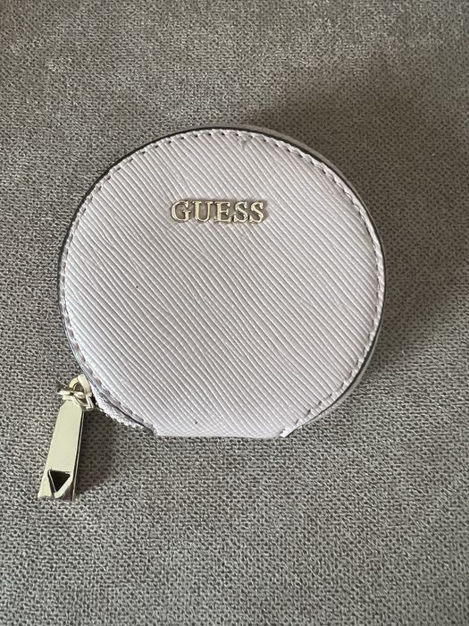 Дамски чанти Guess