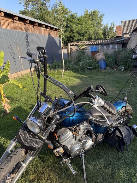 Vand sau schimb Honda shadow vt600 custom bobber