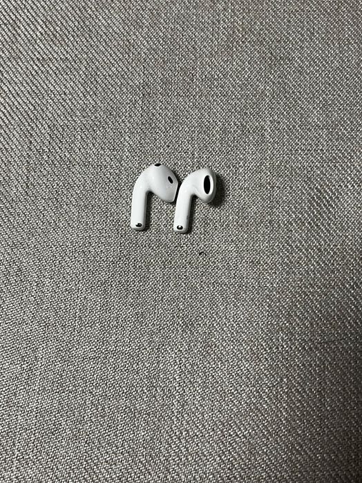 Слушалки AirPods 4