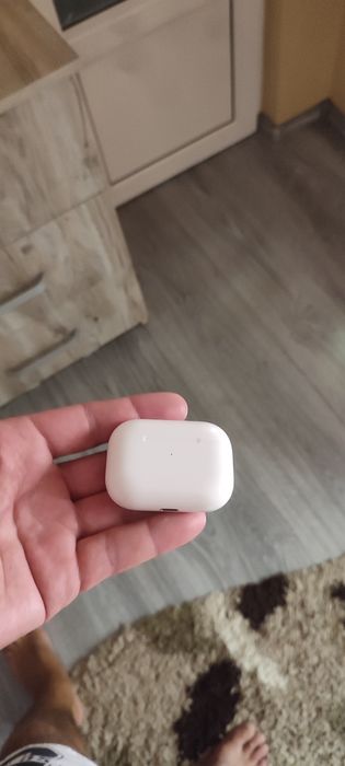 Buna ziua vând airpods pro 2 originale folosite dar într-o stare foarte bună livrez personal.Va mulțumesc.