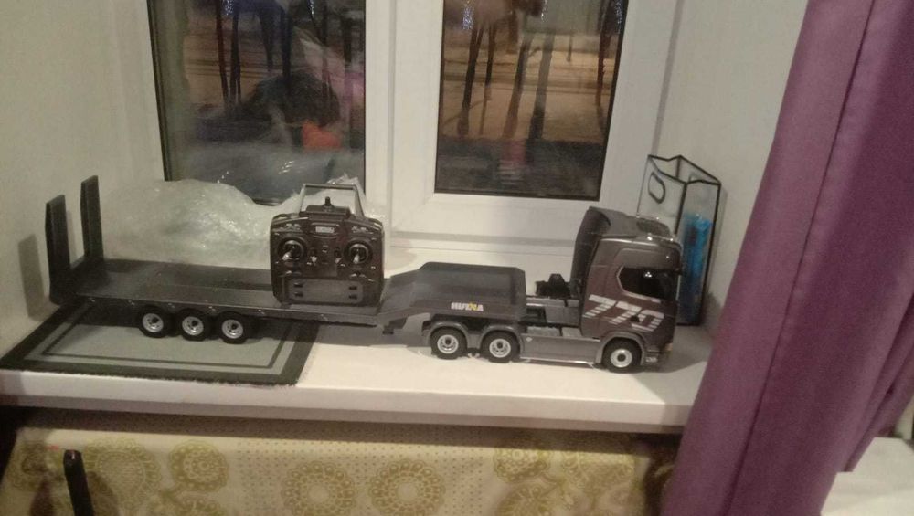 Продам радио управляемую Модель 1/18  Scania 770