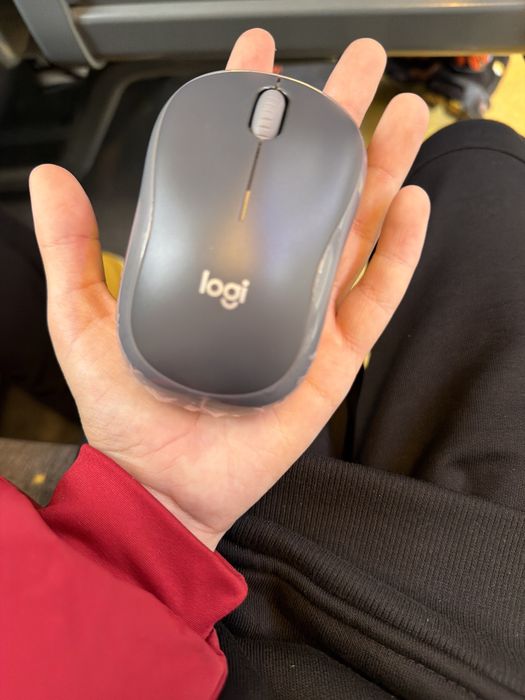 Mouse logitech care nu este de gaiming