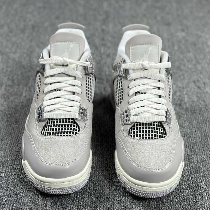 Air Jordan 4 Frozen Moments
