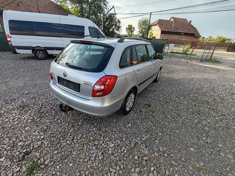 SKODA Fabia 2011 — imagine 3