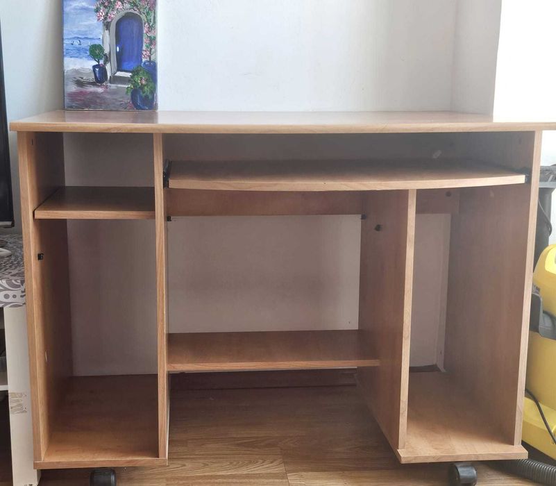 Vand birou PAL, culoarea lemnului, cu suport tastatura extensibila
