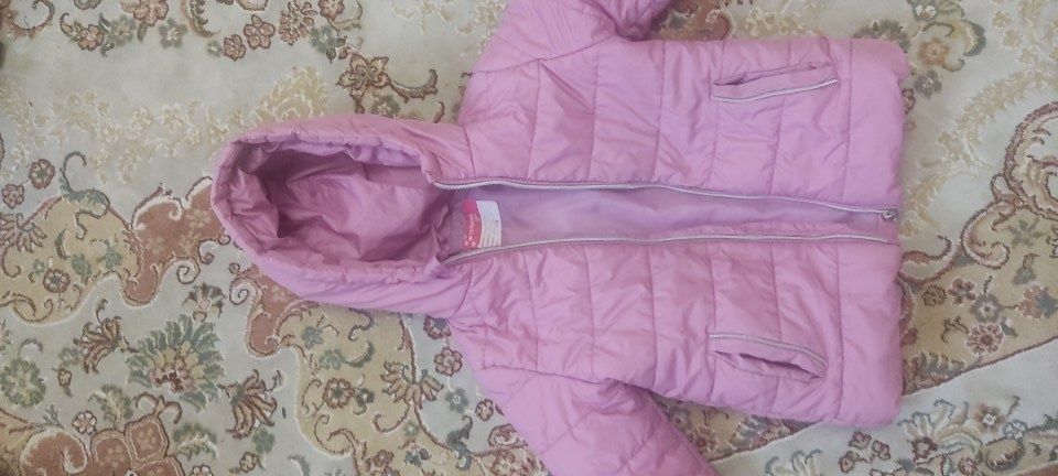 Куртка на девочку 128,134 ,116