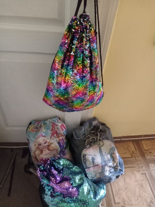 Продам красивые рюкзаки со стразами