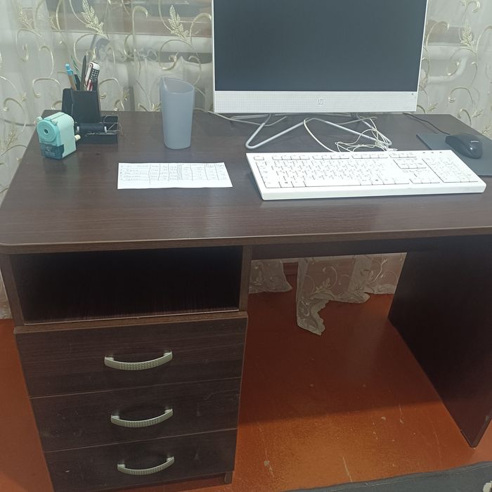 Стол письменный офисный компьютерный