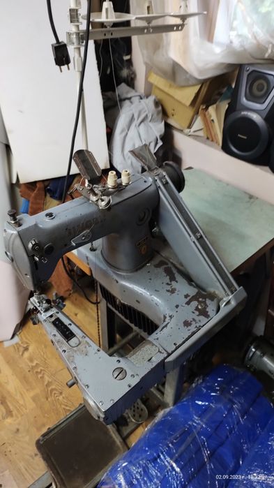 Двуиглова шевна машина Singer (ризарка)