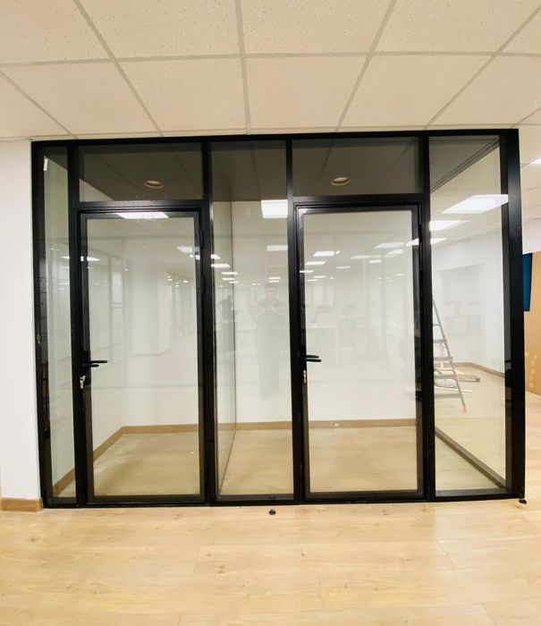 Офисные стеклянные перегородки индивидуально на заказ