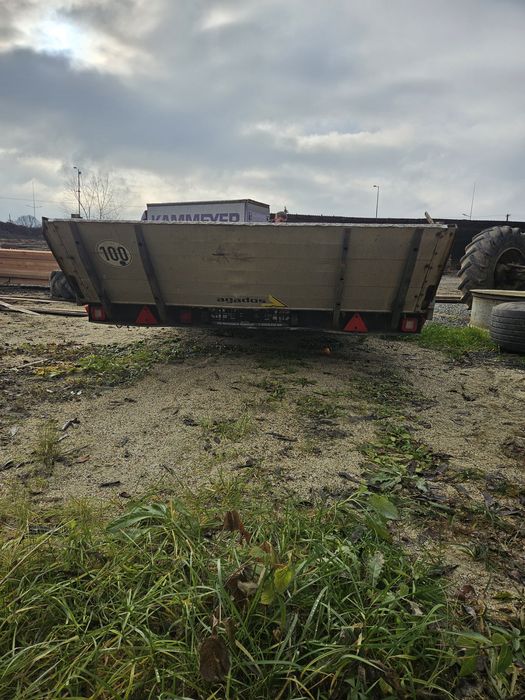 Vand trailer ,platforma auto,tractare 410x210  troliu ,cu cilindru