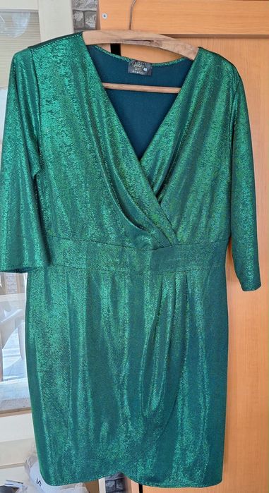 Rochie de culoarea verde smarald. 200 de lei negociabil
