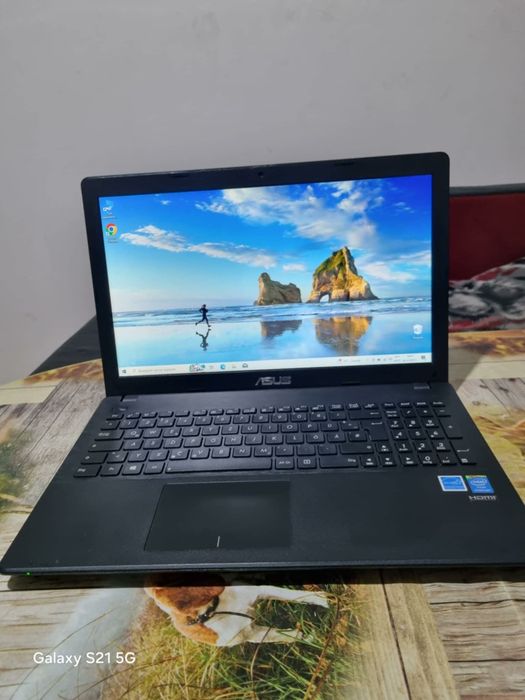 лаптоп Asus f551c