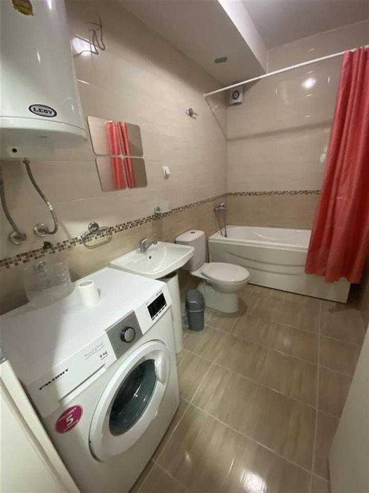 Дава се под наем Тристаен апартамент в София, Витоша - 85 кв.м за 765 € - Снимка #2