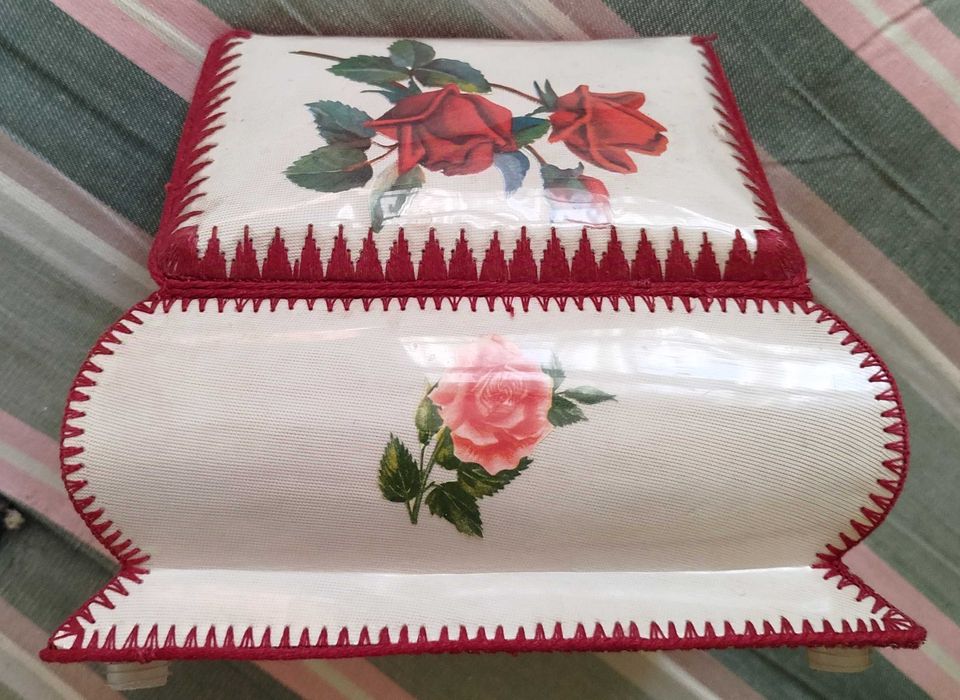 старинна, ръчно изработена кутия за бижута