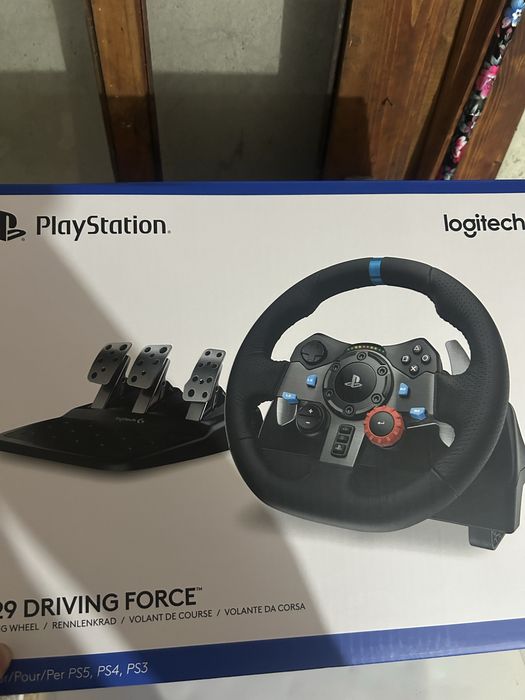 Волан logitech g29 със скоростен лост от logitech.Волана има 1 година гаранция.Волана става  за PC,PS4,PS5.Продавам и тези 4 игри. Почти неизползвани!