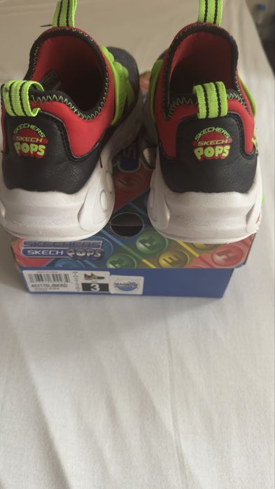 Маратонки Skechers POPS