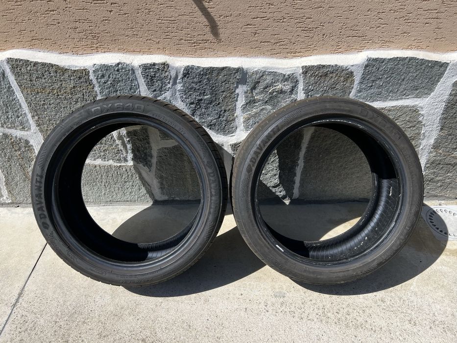 Doua anvelope / cauciucuri de vara 245/40R18