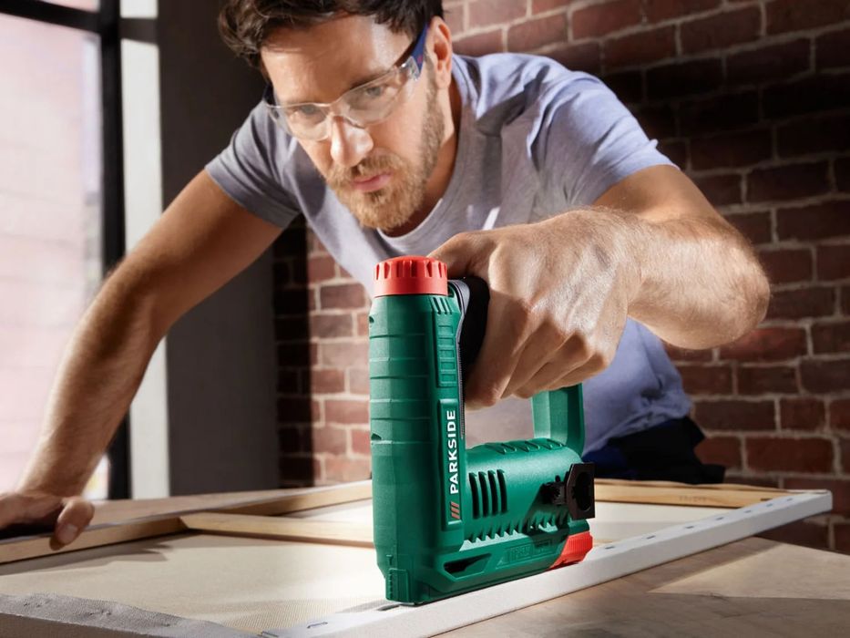 Pistol de capsare fără fir PARKSIDE 12 V PAT 12 B2 capsator aparat c