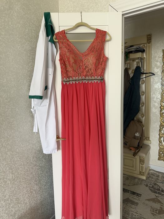 Вечернее платье для мероприятий