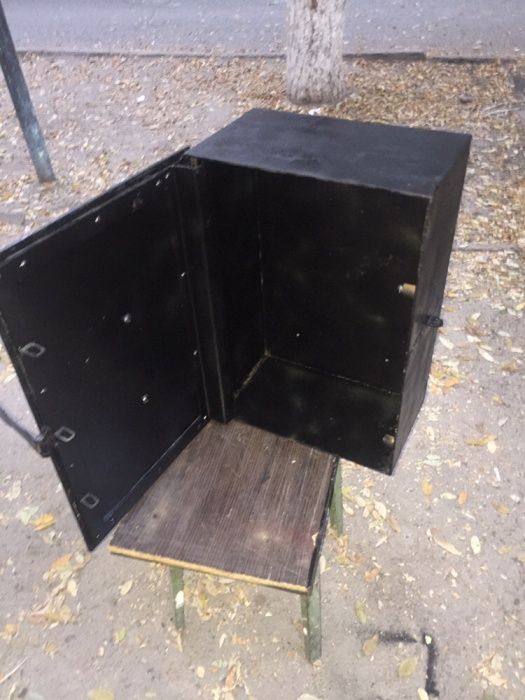 Продам сейф, металлический шкаф, толщина листа 5 мм, размер 34 х 48 х