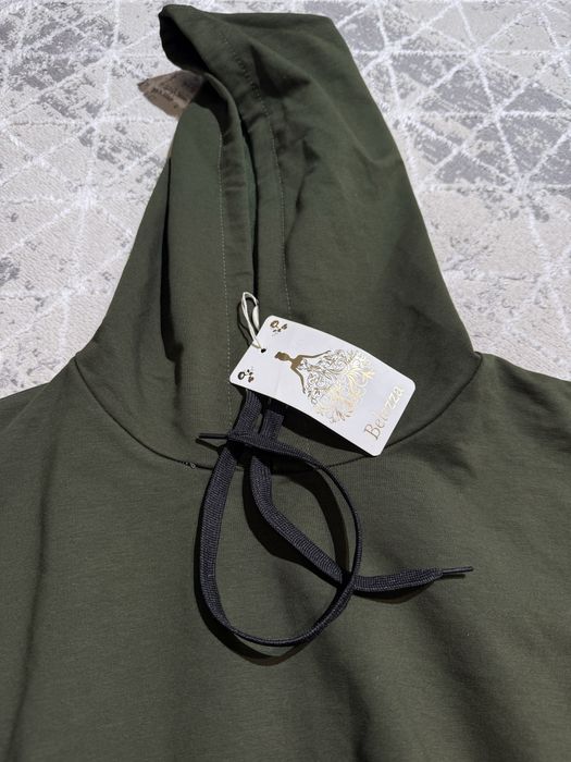 Укороченная темно-зеленого цвета