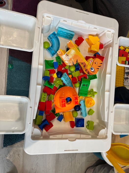 Детска маса с конструктор