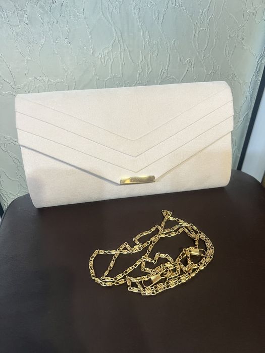 Дамски чанти Calvin Klein, Guess