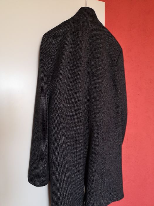 Vând haină scurtă 42-44 Zara