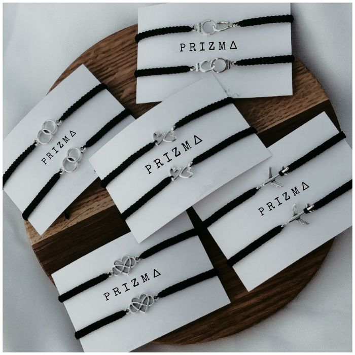 Подарочные парные браслеты для влюбленных.