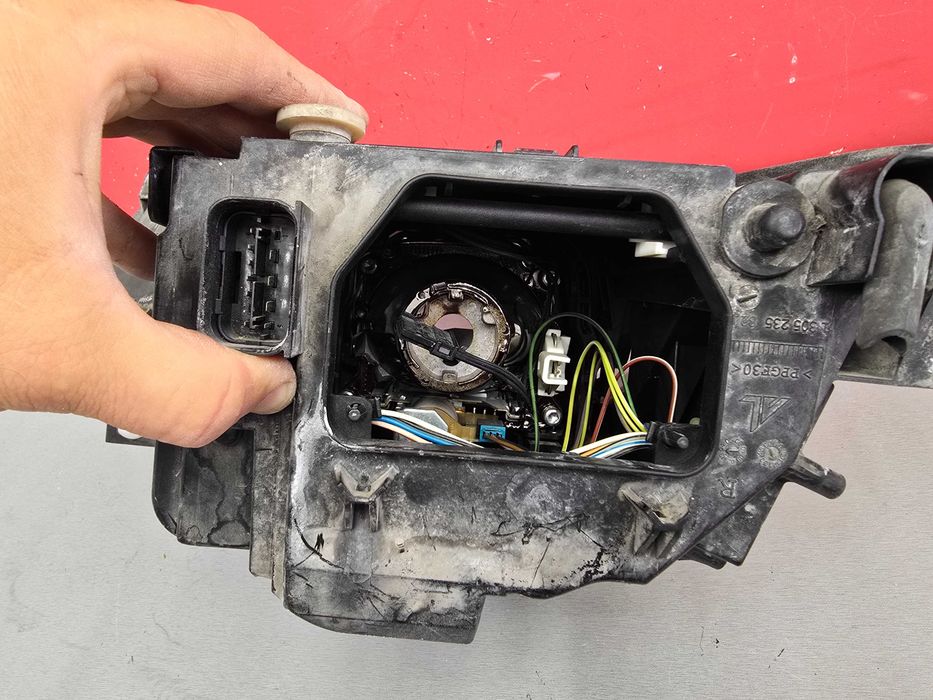 Оригинален фар Бмв 6 Е63  BMW 6 E63 E64 Xenon Led