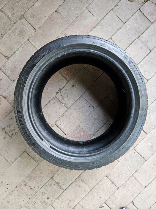 Anvelope 225.40.18
