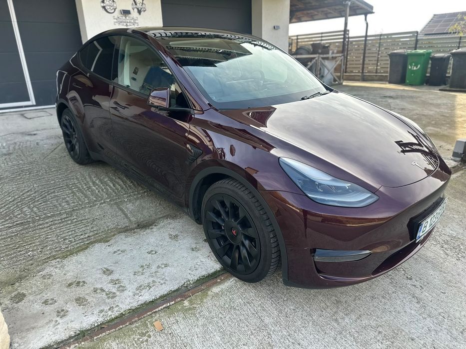 Tesla model Y dual motor 2023 4x4 proprietar de noua