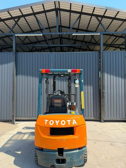Вилочный Погрузчик Toyota 7FGL15