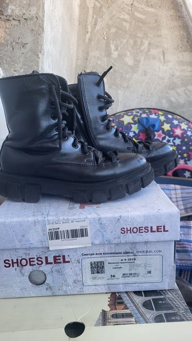 Продам ботинки для девочки зимние.